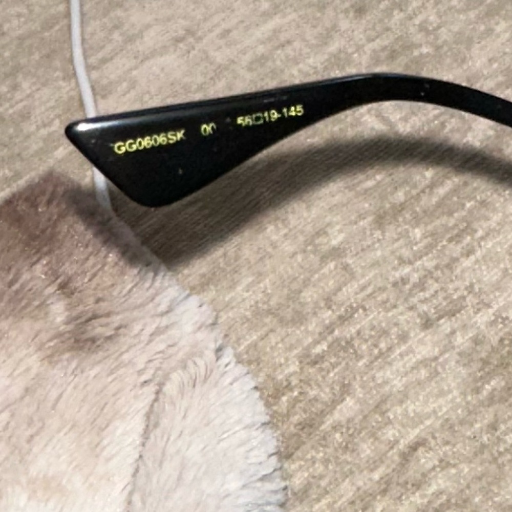 Gucci Sunglasses - Picture 6 of 8